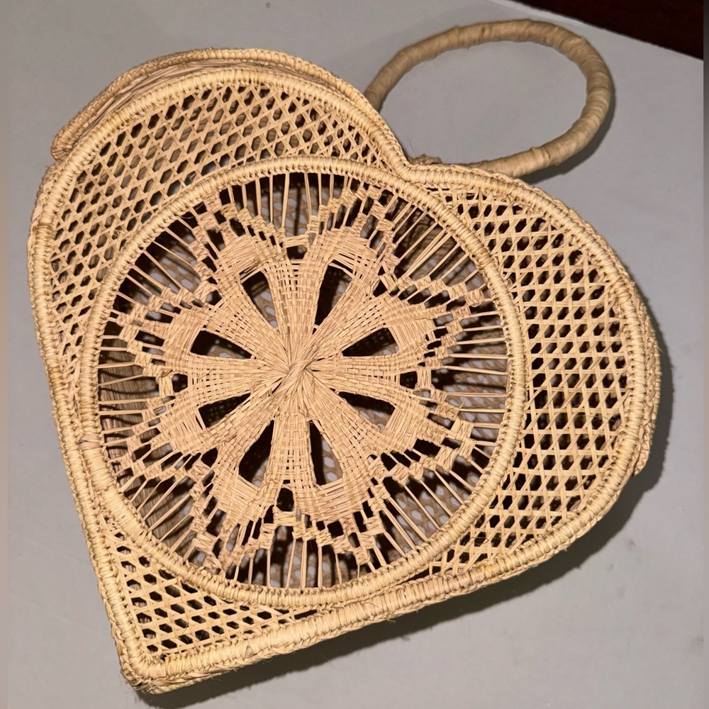 WICKER HANDMADE HEART SHAPED PICNIC BAG WOVEN 🎀🎀